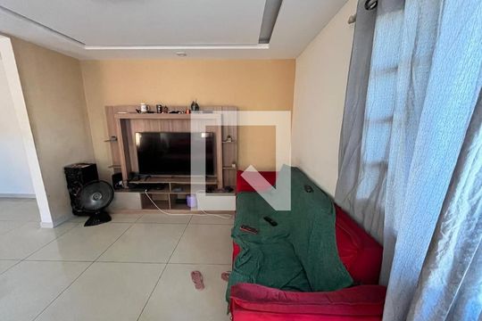 Sala de casa à venda com 4 quartos, 370m² em Taquara, Rio de Janeiro