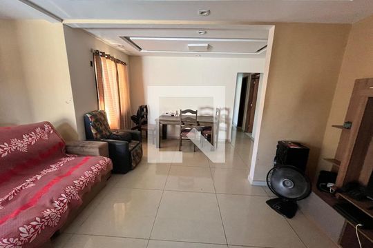 Sala de casa à venda com 4 quartos, 370m² em Taquara, Rio de Janeiro