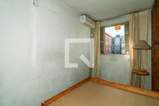 Quarto de apartamento à venda com 2 quartos, 47m² em Rubem Berta, Porto Alegre