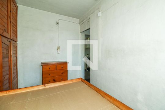 Quarto de apartamento à venda com 2 quartos, 47m² em Rubem Berta, Porto Alegre