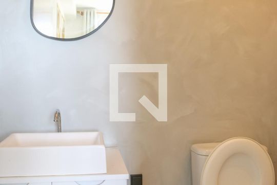 Banheiro da Suíte de apartamento à venda com 1 quarto, 27m² em Parque Industrial Tomas Edson, São Paulo