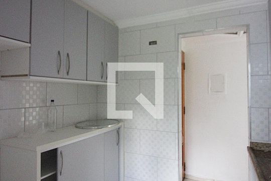 Cozinha de apartamento para alugar com 2 quartos, 56m² em Santa Terezinha, São Bernardo do Campo