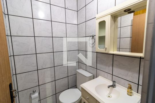 Banheiro de apartamento à venda com 3 quartos, 77m² em Vila Nova, Porto Alegre