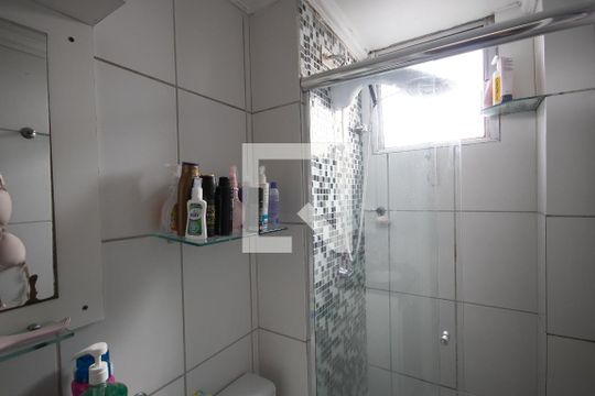 Banheiro de apartamento à venda com 2 quartos, 51m² em Parque Novo Mundo, São Paulo