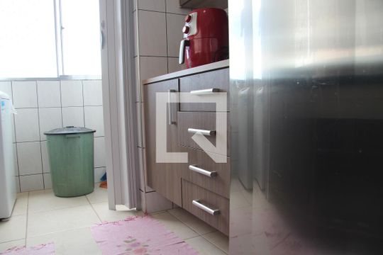 Cozinha  de apartamento à venda com 2 quartos, 52m² em Jardim Valeria, Guarulhos