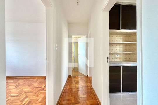 Corredor de apartamento para alugar com 2 quartos, 50m² em Mirandópolis, São Paulo