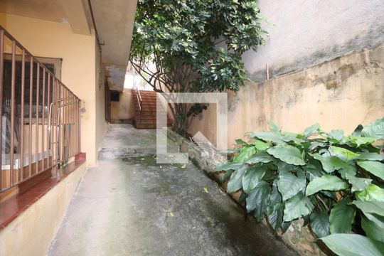 Quintal de casa à venda com 3 quartos, 180m² em Chácara Belenzinho, São Paulo
