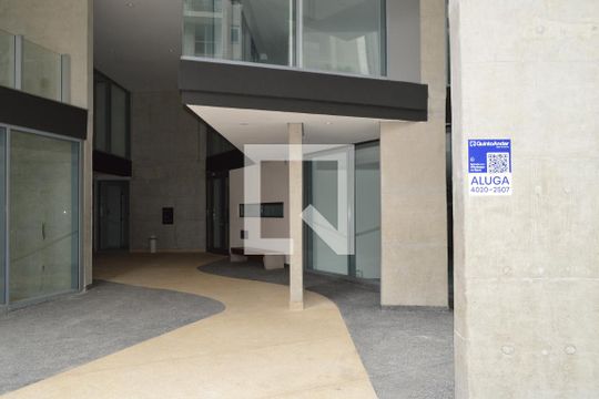 Fachada + Plaquinha de apartamento para alugar com 3 quartos, 100m² em Vila Mariana, São Paulo