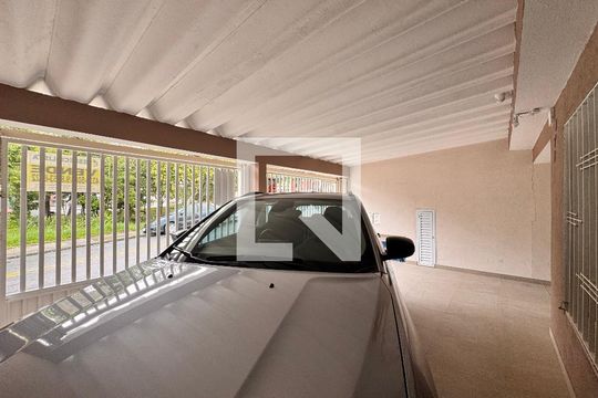 Garagem de casa à venda com 4 quartos, 220m² em Jardim Oriental, Santo André