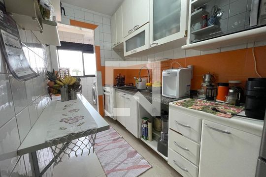 Cozinha de apartamento à venda com 3 quartos, 70m² em Jardim Ester, São Paulo