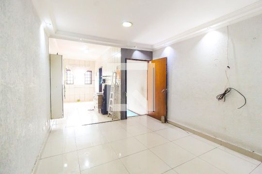 Sala 2 de casa à venda com 3 quartos, 90m² em Conjunto Residencial José Bonifácio, São Paulo