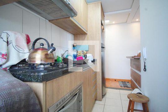 Cozinha de apartamento à venda com 2 quartos, 43m² em Jardim Dona Leopoldina, Porto Alegre