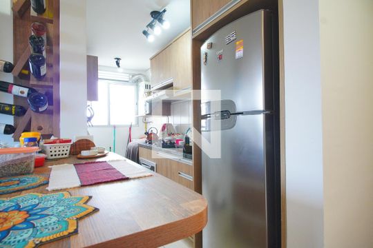 Cozinha de apartamento à venda com 2 quartos, 43m² em Jardim Dona Leopoldina, Porto Alegre