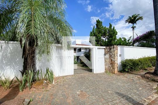 Fachada de casa à venda com 5 quartos, 800m² em Bandeirantes (pampulha), Belo Horizonte