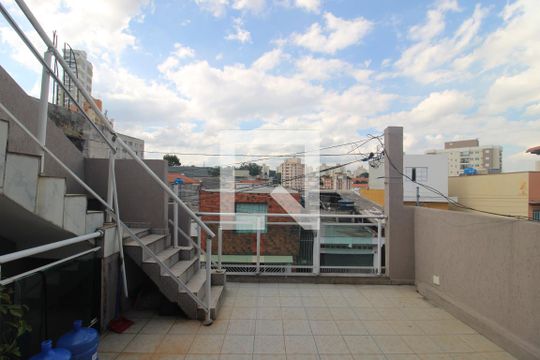 Quintal de casa à venda com 6 quartos, 210m² em Lauzane Paulista, São Paulo