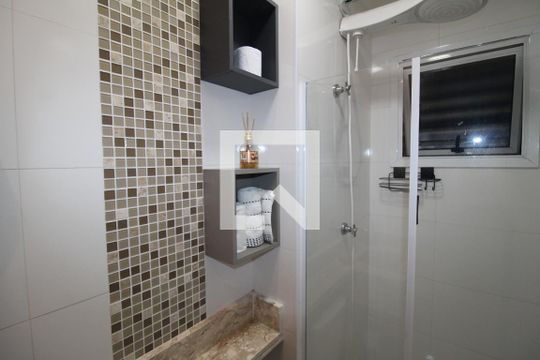 Banheiro de kitnet/studio para alugar com 1 quarto, 26m² em Parada Inglesa, São Paulo