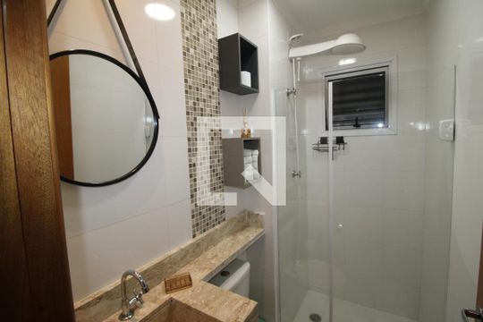 Banheiro de kitnet/studio para alugar com 1 quarto, 26m² em Parada Inglesa, São Paulo