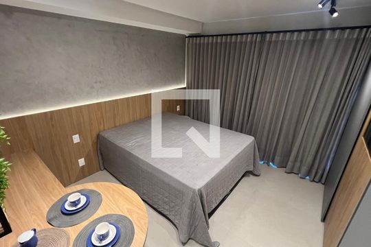 Quarto de kitnet/studio para alugar com 1 quarto, 25m² em Pinheiros, São Paulo