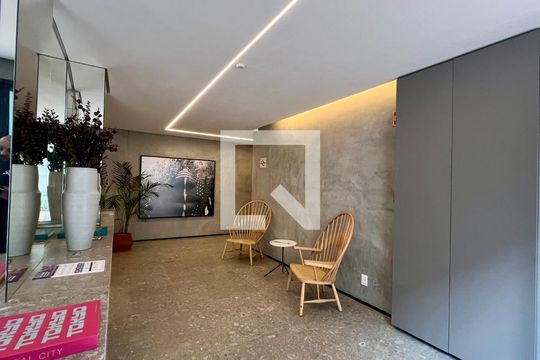 Hall de entrada de kitnet/studio para alugar com 1 quarto, 25m² em Pinheiros, São Paulo