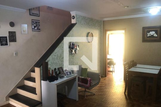 Sala de casa à venda com 2 quartos, 120m² em Vila Santo Estefano, São Paulo