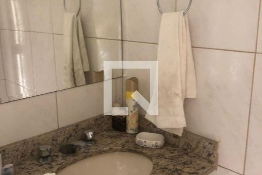 Banheiro 2 de casa à venda com 2 quartos, 120m² em Vila Santo Estefano, São Paulo