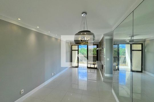Sala de apartamento para alugar com 3 quartos, 90m² em Recreio dos Bandeirantes, Rio de Janeiro