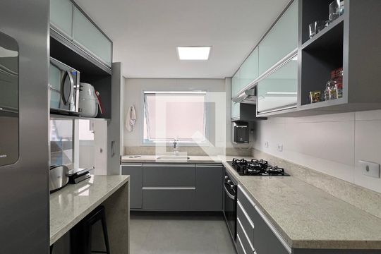 Cozinha de apartamento à venda com 1 quarto, 47m² em Cerqueira César, São Paulo