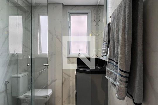 Banheiro de apartamento à venda com 1 quarto, 47m² em Cerqueira César, São Paulo