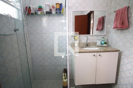 Banheiro de casa para alugar com 3 quartos, 100m² em Brás de Pina, Rio de Janeiro