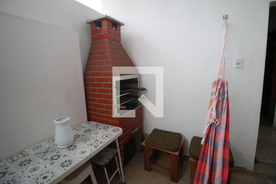 Churrasqueira de casa para alugar com 3 quartos, 100m² em Brás de Pina, Rio de Janeiro
