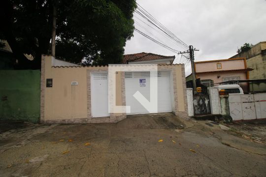 Fachada da casa de casa para alugar com 3 quartos, 100m² em Brás de Pina, Rio de Janeiro