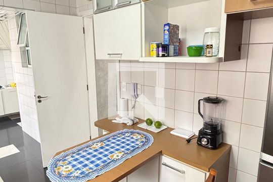 Cozinha de apartamento à venda com 3 quartos, 98m² em Vila Bastos, Santo André