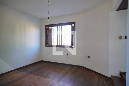 Sala de casa para alugar com 3 quartos, 380m² em Sarandi, Porto Alegre
