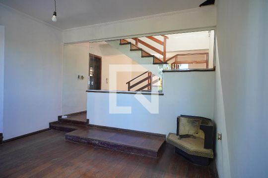 Sala de casa para alugar com 3 quartos, 380m² em Sarandi, Porto Alegre