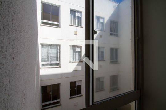 Vista da Sala de apartamento para alugar com 2 quartos, 40m² em Vila Graziela, Curitiba