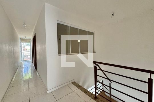 Corredor de casa de condomínio à venda com 3 quartos, 200m² em Vargem Grande, Rio de Janeiro