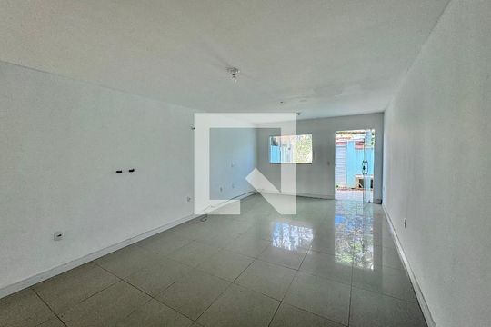 Sala de casa de condomínio à venda com 3 quartos, 200m² em Vargem Grande, Rio de Janeiro