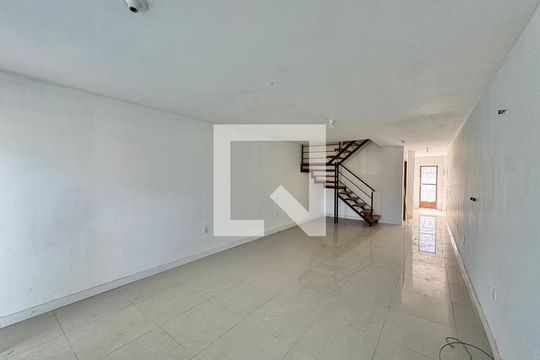 Sala de casa de condomínio à venda com 3 quartos, 200m² em Vargem Grande, Rio de Janeiro