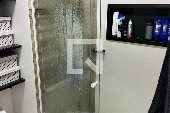 Banheiro de apartamento à venda com 2 quartos, 38m² em Barra Funda, São Paulo