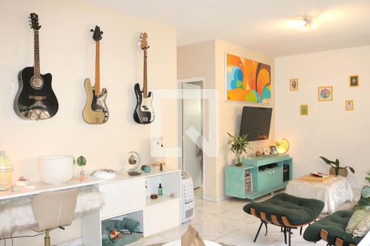 Sala de estar de casa à venda com 3 quartos, 175m² em Jardim Maraba(zona Sul), São Paulo