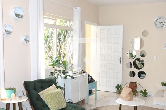 Sala de estar de casa à venda com 3 quartos, 175m² em Jardim Maraba(zona Sul), São Paulo