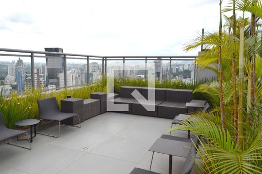 Área comum de kitnet/studio para alugar com 1 quarto, 35m² em Pinheiros, São Paulo