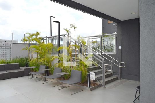 Área comum de kitnet/studio para alugar com 1 quarto, 35m² em Pinheiros, São Paulo