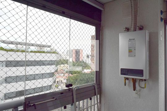 Varanda de kitnet/studio para alugar com 1 quarto, 35m² em Pinheiros, São Paulo