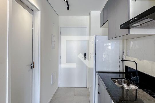 Cozinha de kitnet/studio para alugar com 1 quarto, 25m² em Vila Regente Feijó, São Paulo