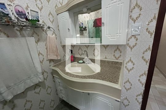 Banheiro de apartamento para alugar com 2 quartos, 80m² em Abolição, Rio de Janeiro