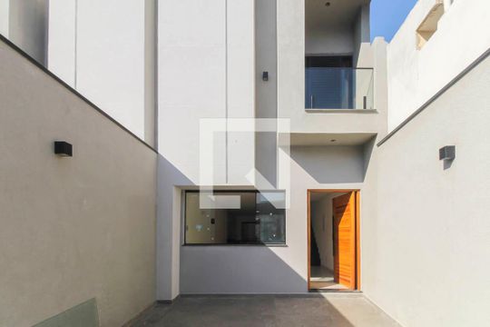 Garagem de casa à venda com 3 quartos, 117m² em Vila Independencia, São Paulo