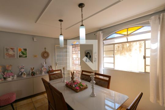 Copa de casa à venda com 4 quartos, 490m² em Planalto, Belo Horizonte