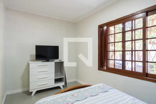 Quarto de apartamento à venda com 1 quarto, 70m² em Azenha, Porto Alegre