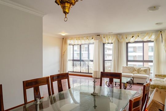 Apartamento para alugar com 3 quartos, 380m² em Centro, Florianópolis
